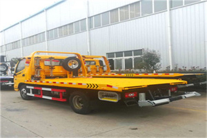 温江区附近拖车救援搭电